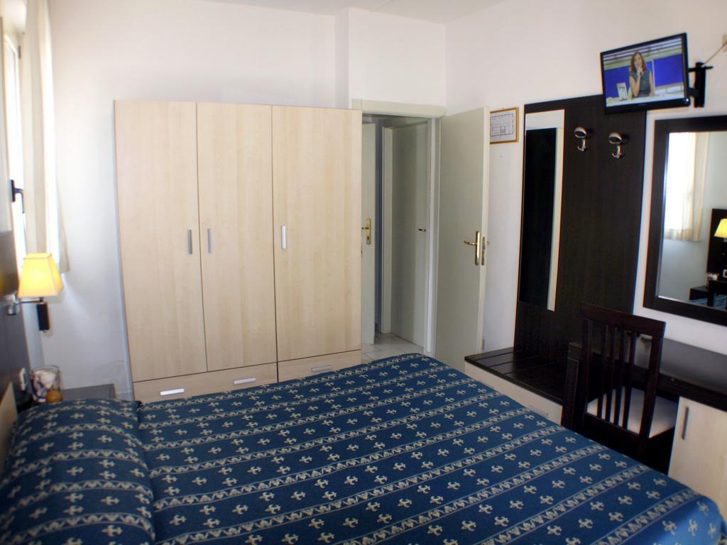 Hotel Europa Park Lido di Spina Bagian luar foto