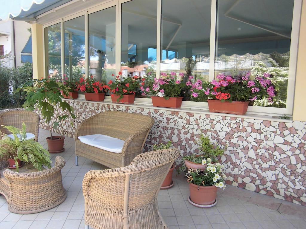 Hotel Europa Park Lido di Spina Bagian luar foto