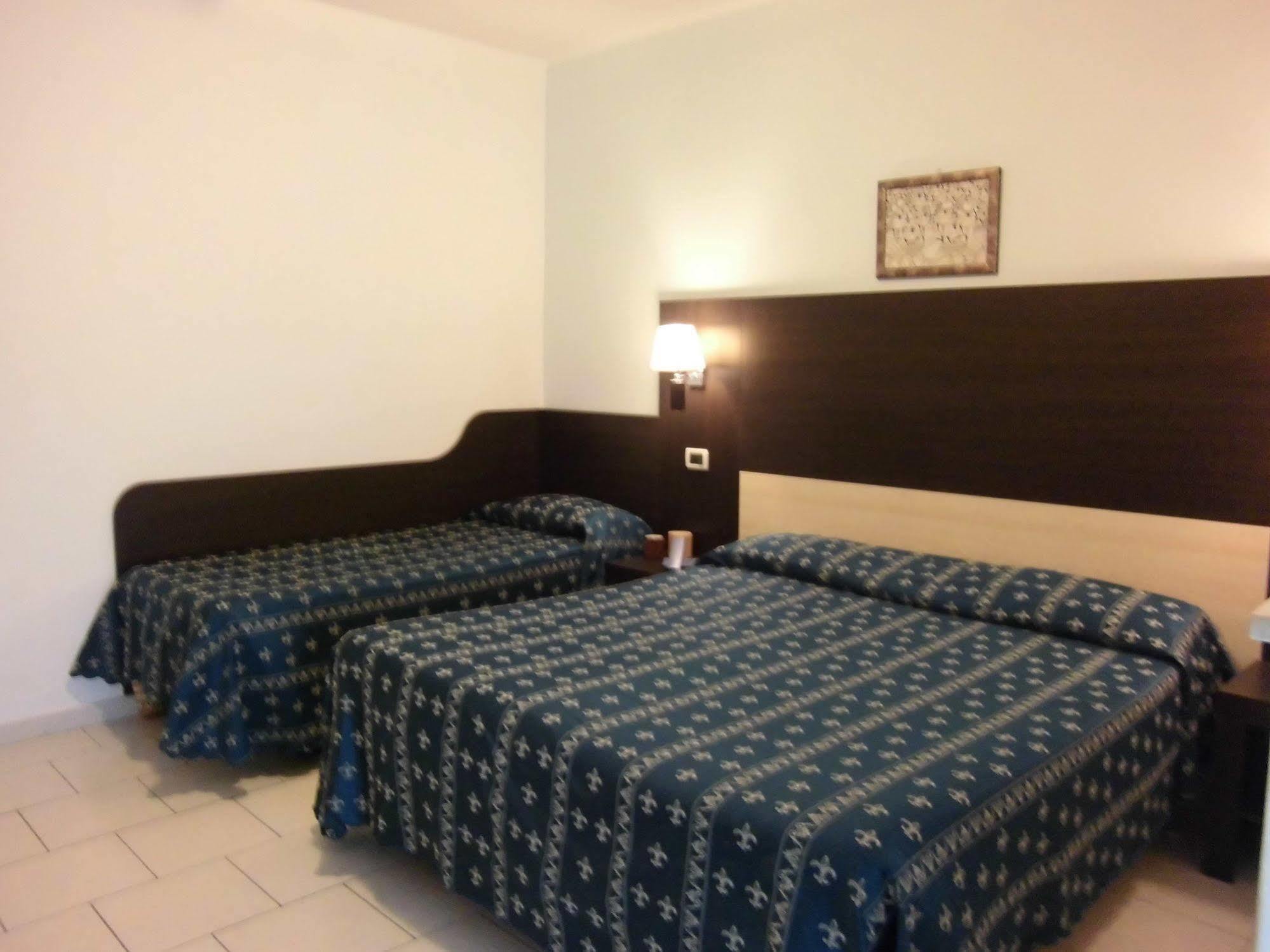 Hotel Europa Park Lido di Spina Bagian luar foto